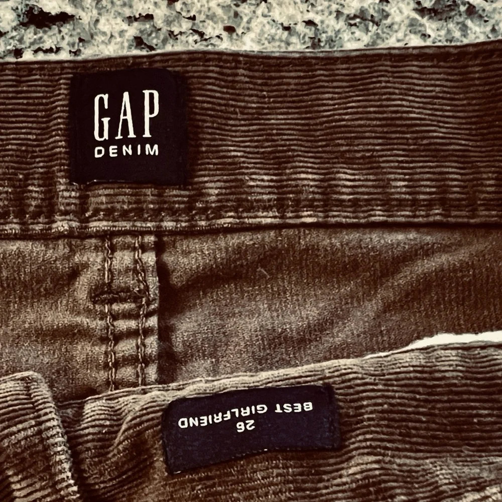 GAP Girlfriend Dark Brown Corduroy Crop Pants Size 26